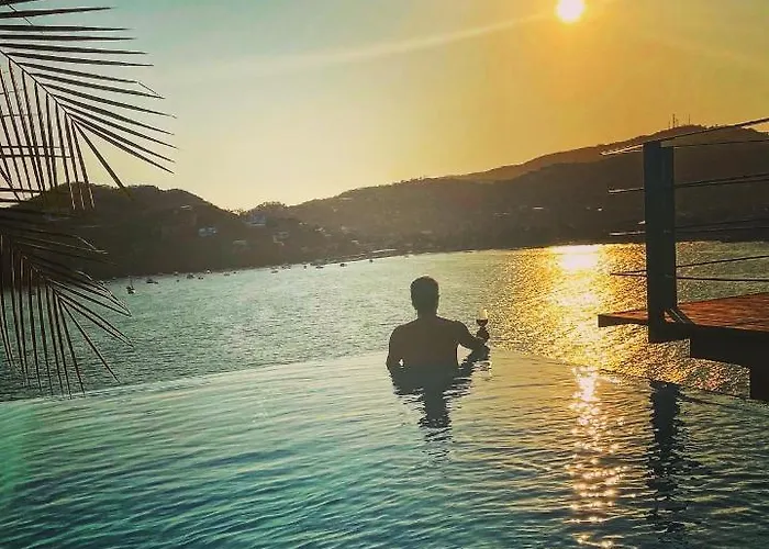 Casa 4 - Private Plunge Pool - Bay Views - Walk To La Ropa * Zihuatanejo